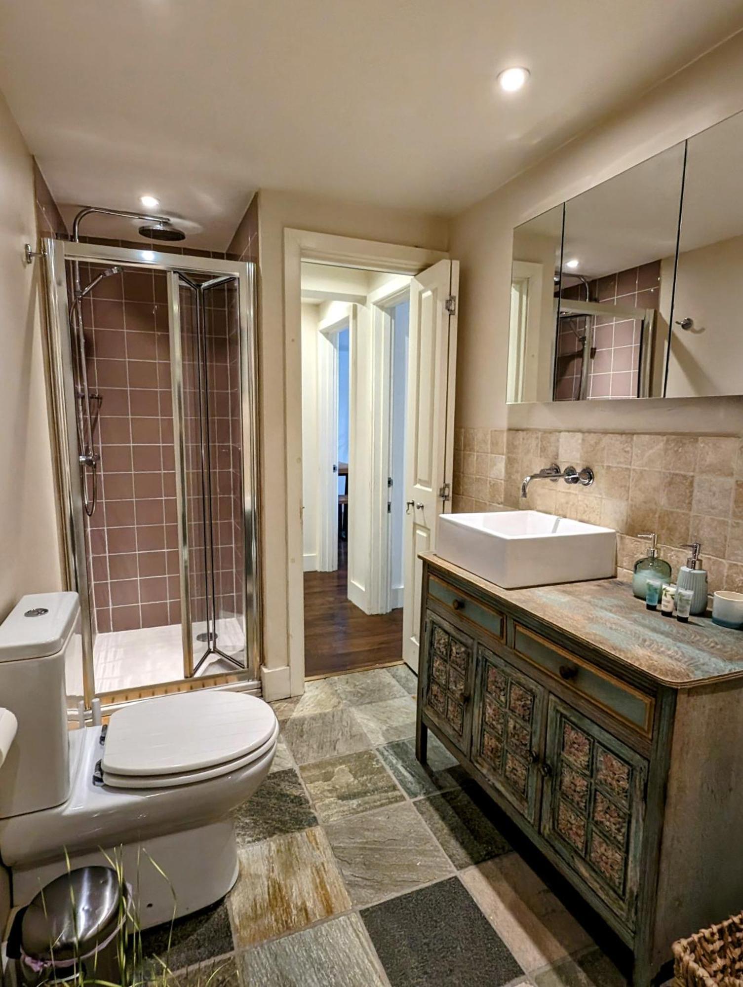Modern Well Presented Apartment With Garden 伦敦 外观 照片